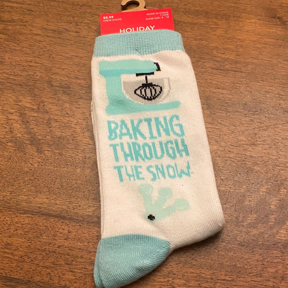 FREE Holiday Socks Baking Through the Snow